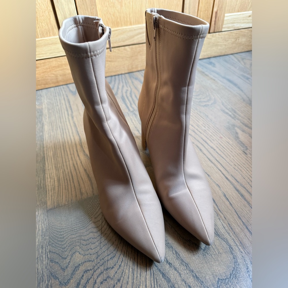 Jeffrey Campbell Elegant Tan Ankle Boots sock style with block heel. Size 9. - Picture 3 of 7